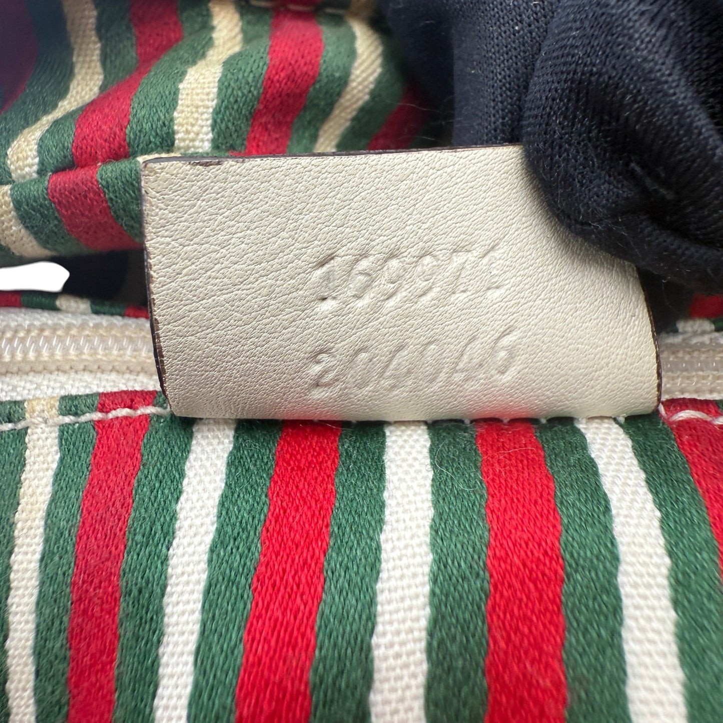 GUCCI GG CANVAS CHARMY