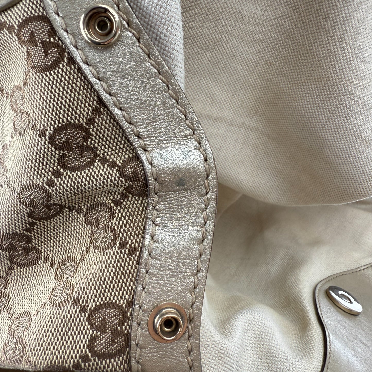 GUCCI GG MEDIUM SUKEY TOTE BAG SILVER