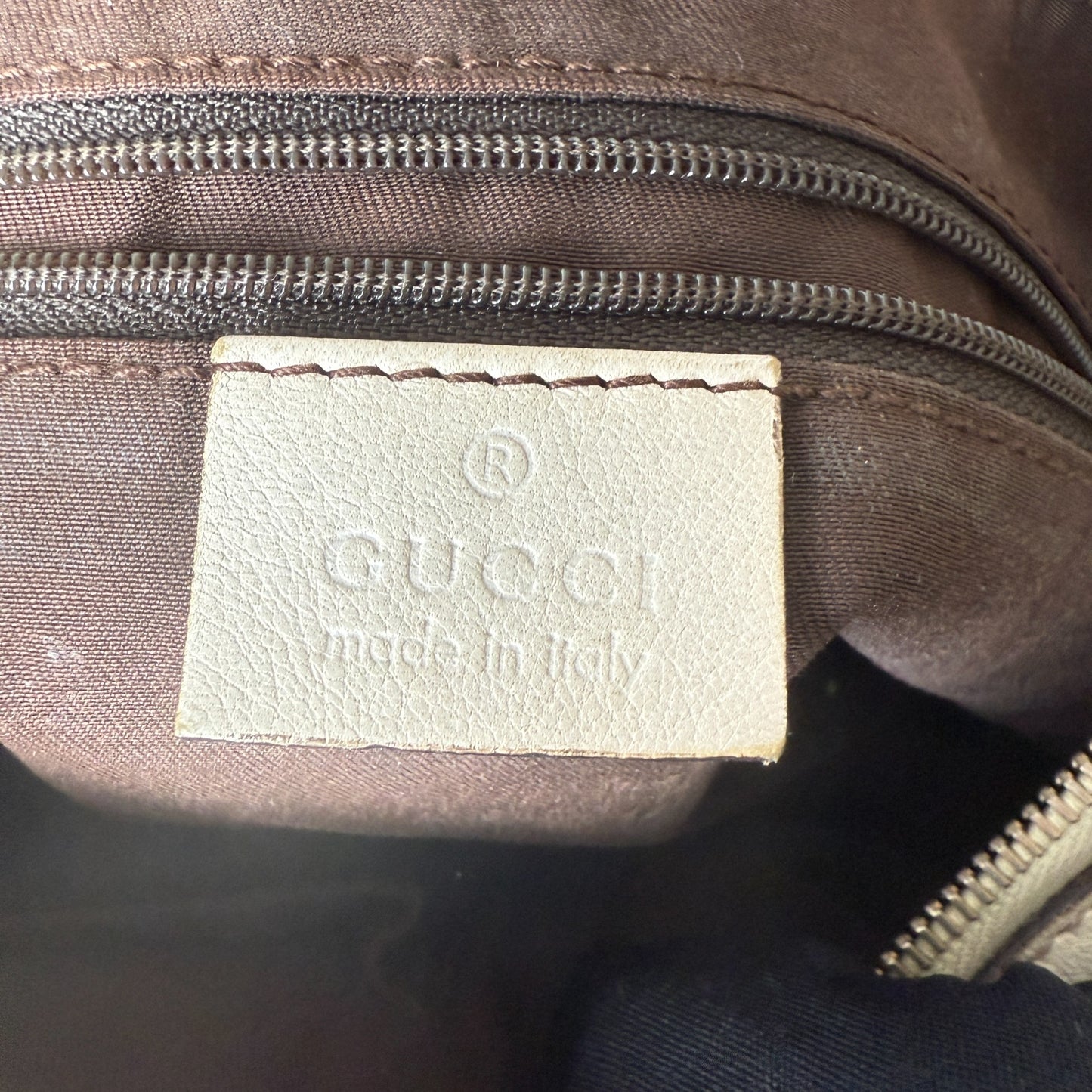 GUCCI GG CANVAS CHARMY 