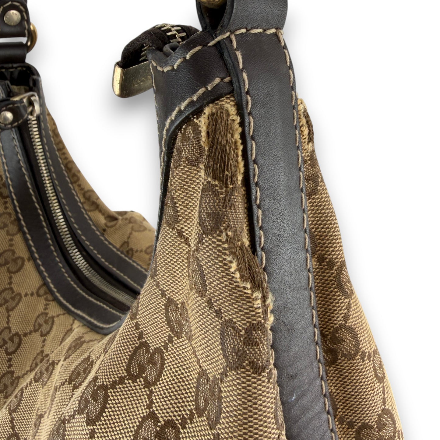 GUCCI GG CANVAS MEDIUM LOVELY HEART SHOULDER BAG