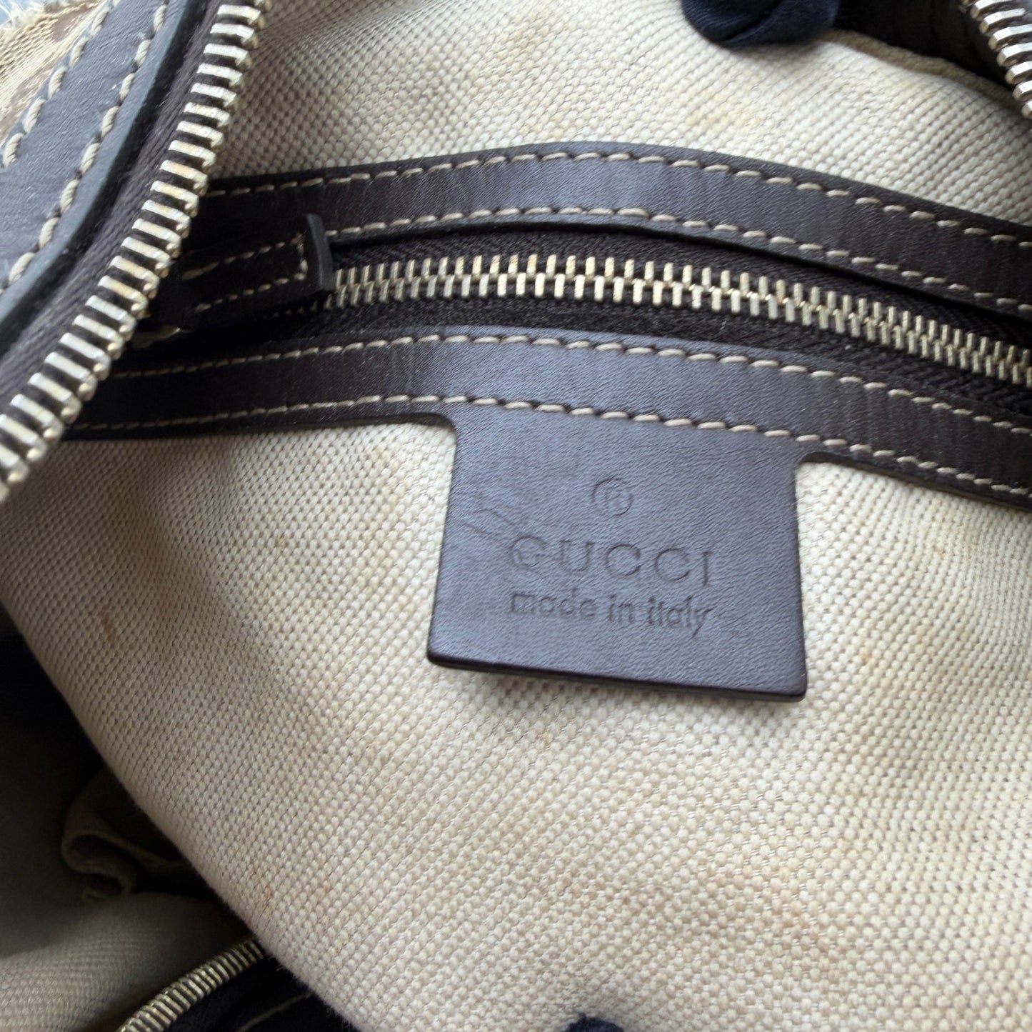 GUCCI GG CANVAS MEDIUM LOVELY HEART SHOULDER BAG