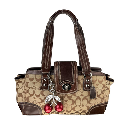 COACH SIGNATURE HAMPTONS TURNLOCK BAG
