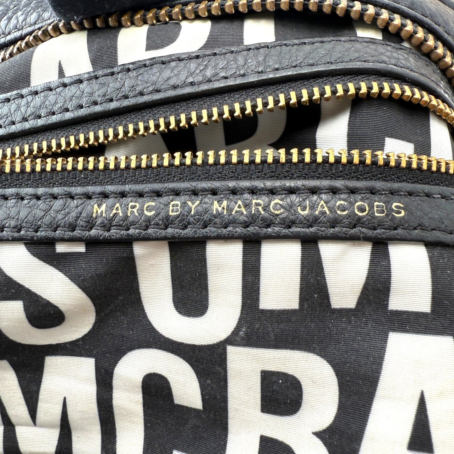 MARC BY MARC JACOBS 2-WAY EVERYDAY BAG 