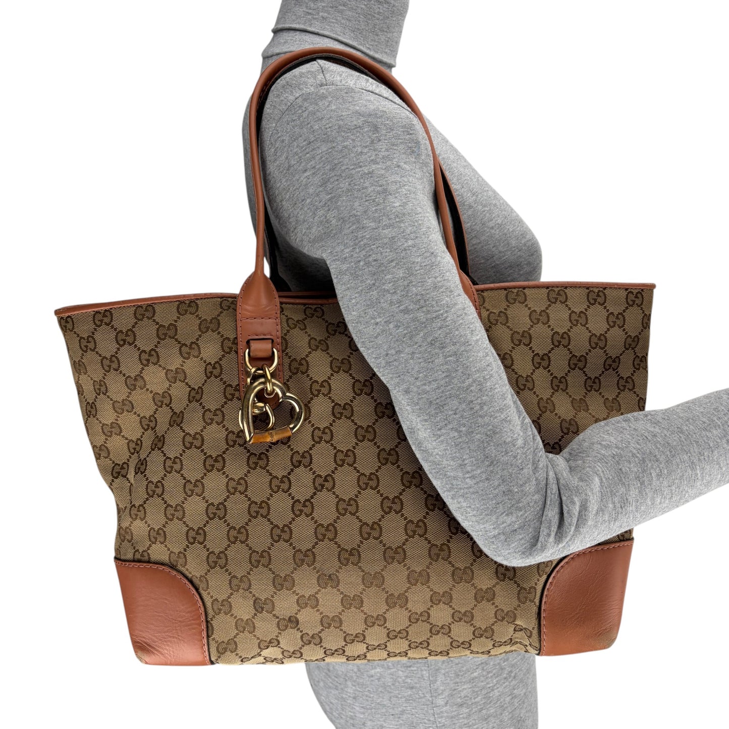 GUCCI GG CANVAS CHARMY 