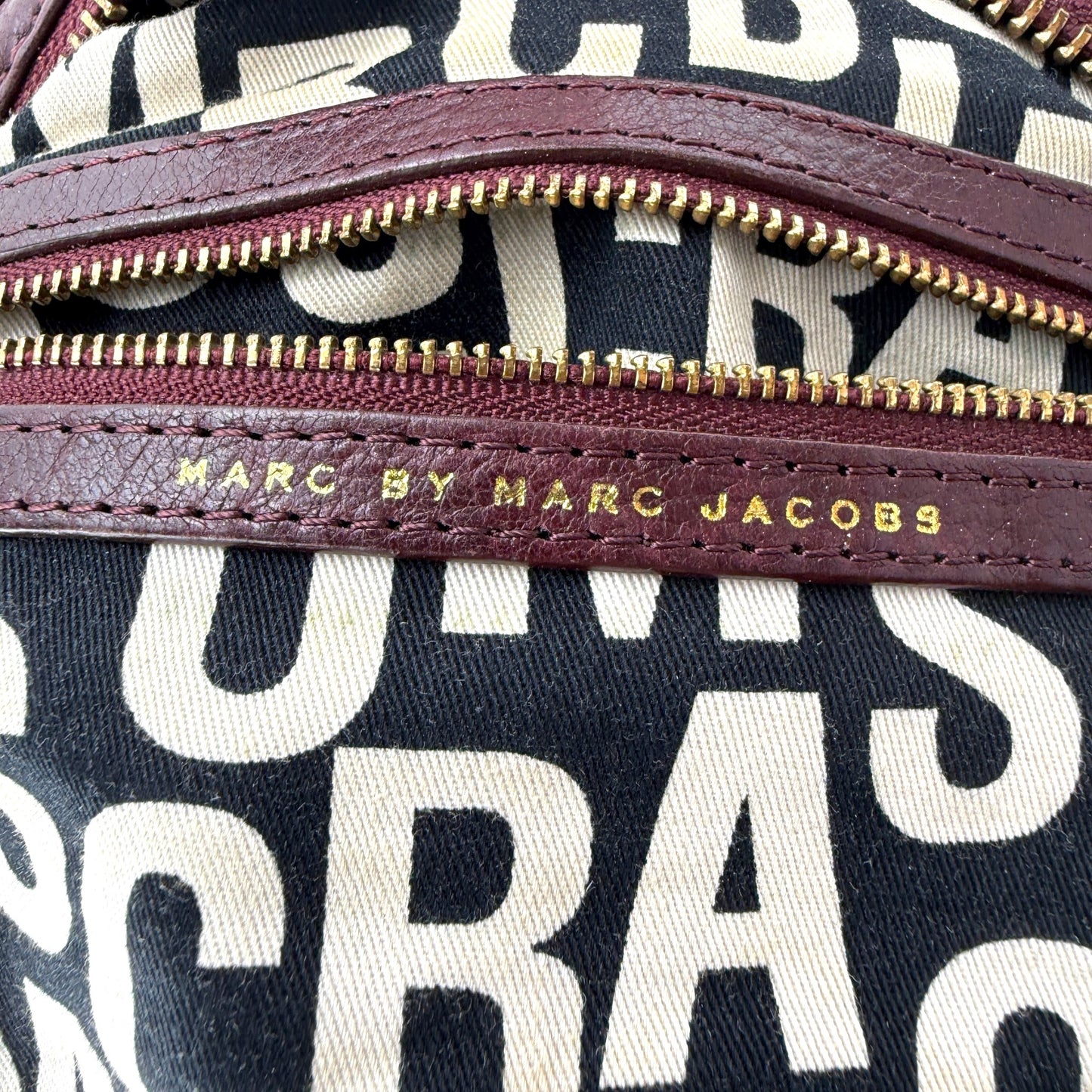 MARC BY MARC JACOBS DARKBROWN CLASSIC Q BABY GROOVEE BAG