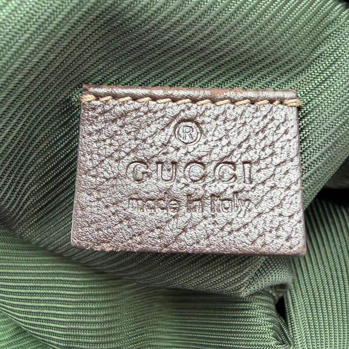 GUCCI GG CANVAS CHARMY 