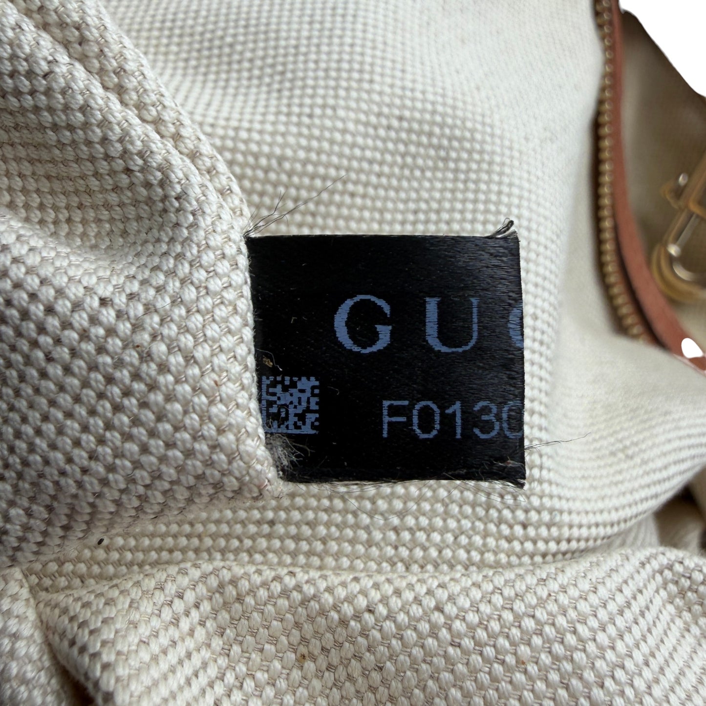 GUCCI GG CANVAS CHARMY 