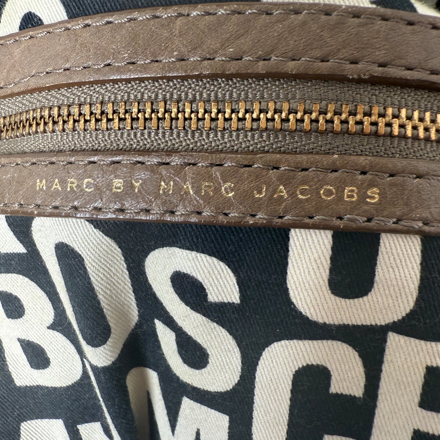MARC BY MARC JACOBS 2-WAY EVERYDAY BAG 