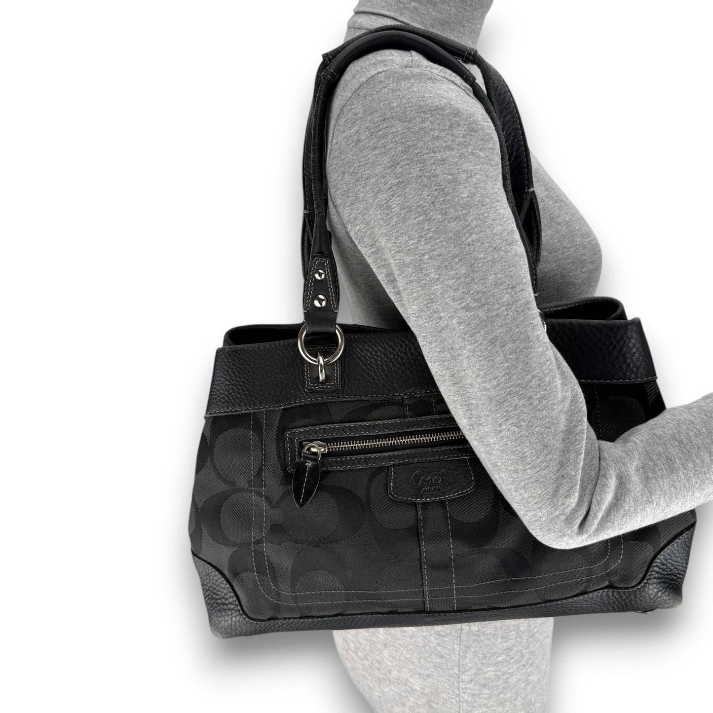 COACH SIGNATURE PENELOPE BLACK SHOULDER BAG