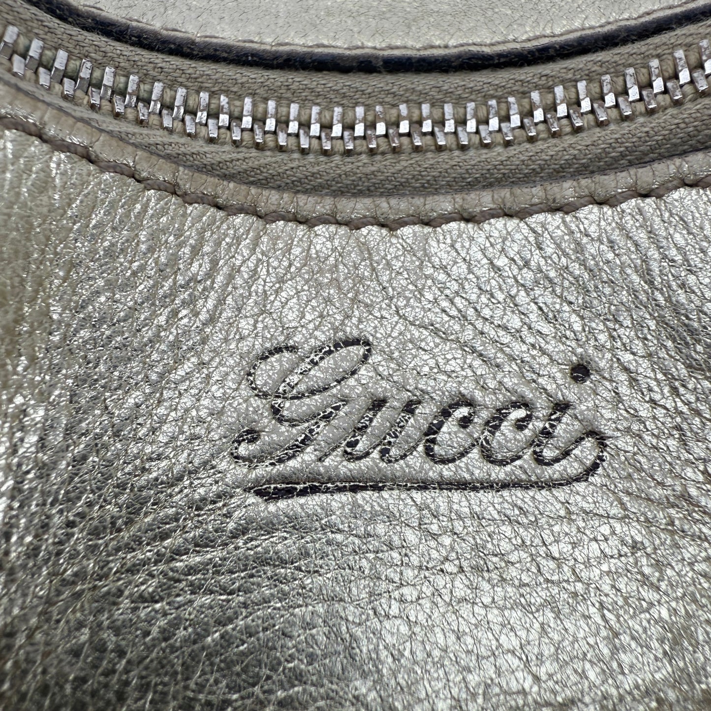 GUCCI GG CANVAS CHARMY 
