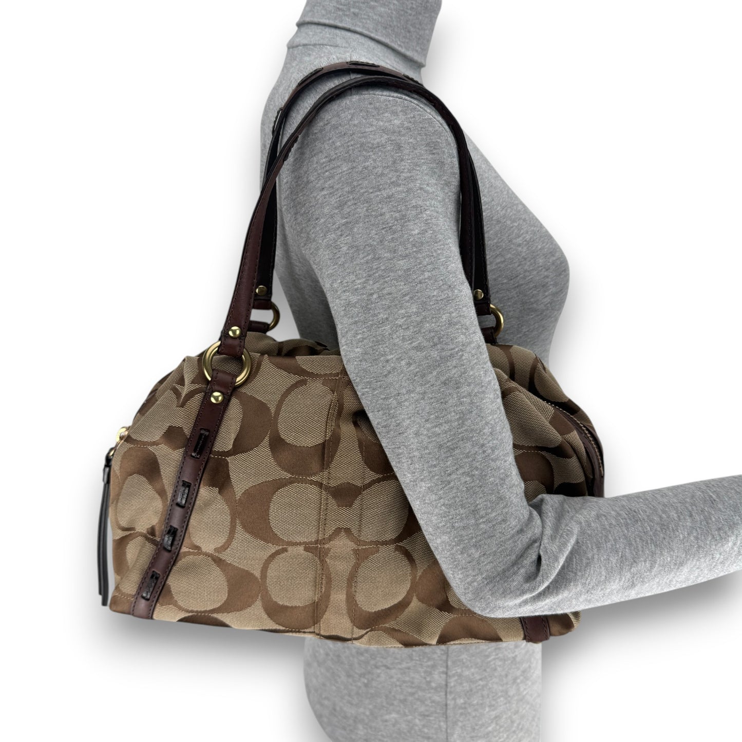 COACH SIGNATURE MAGGIE SHOULDER BAG