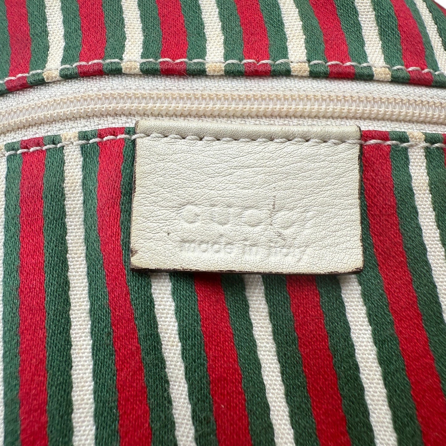 GUCCI GG CANVAS CHARMY 