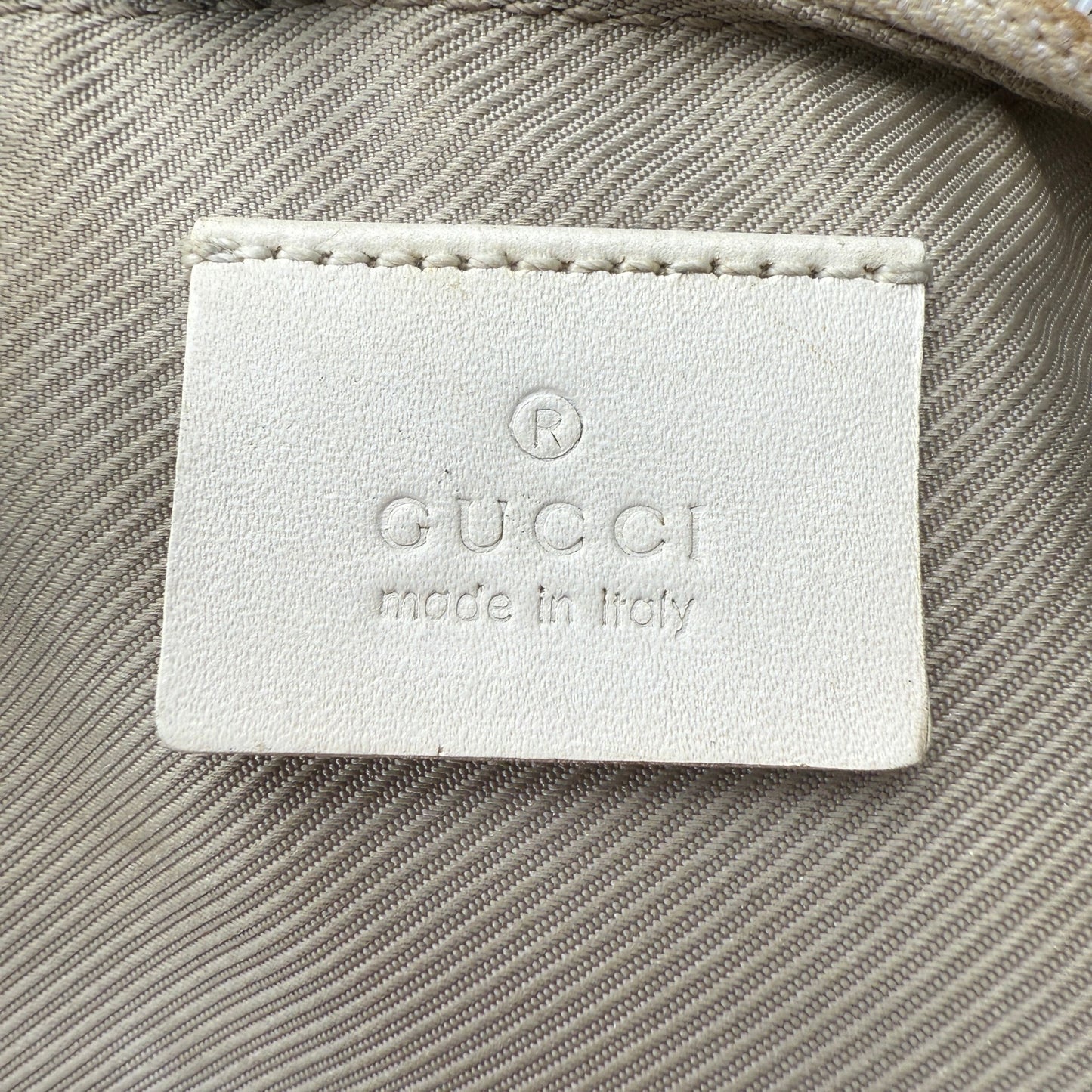 GUCCI BOAT POCHETTE BAG
