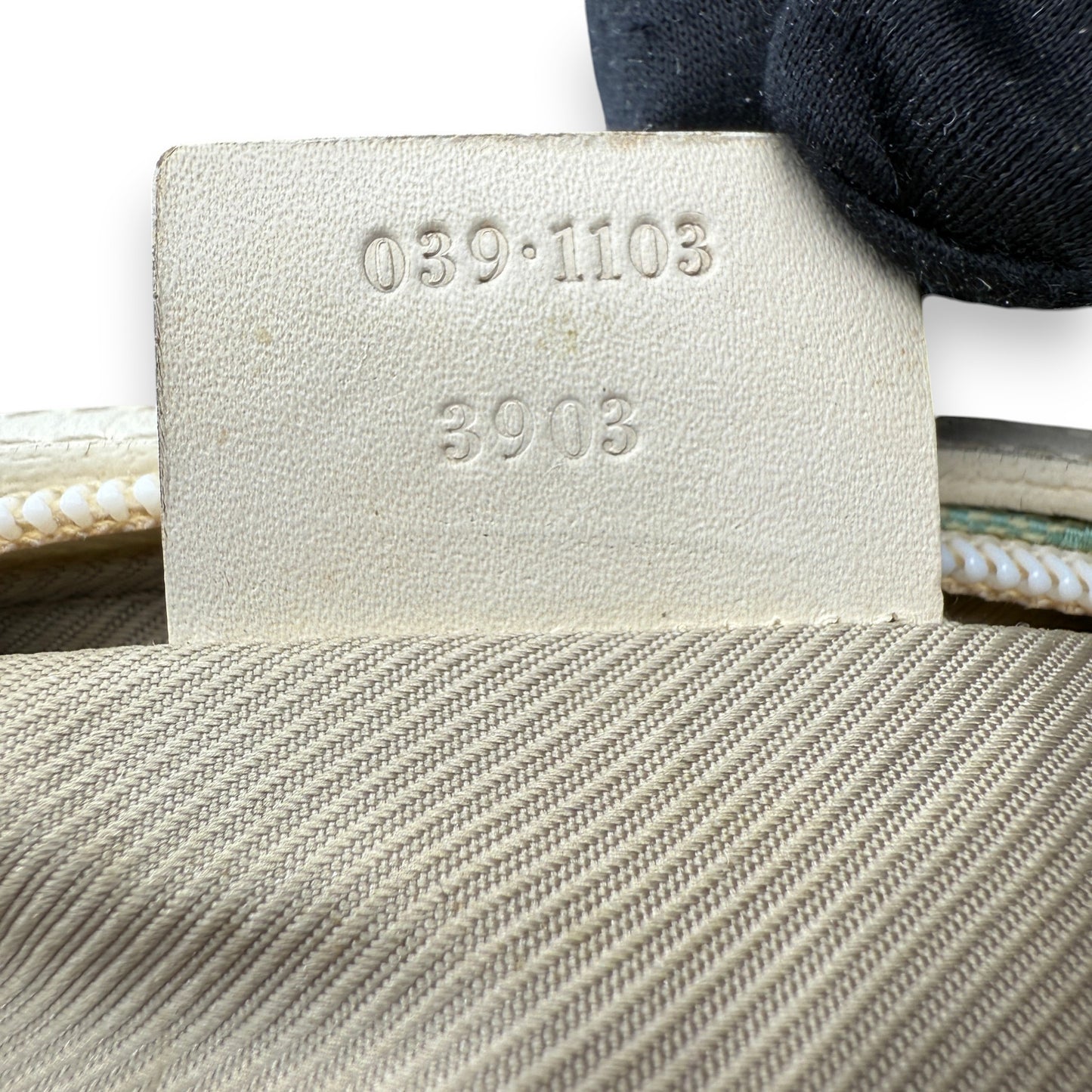 GUCCI BOAT POCHETTE BAG