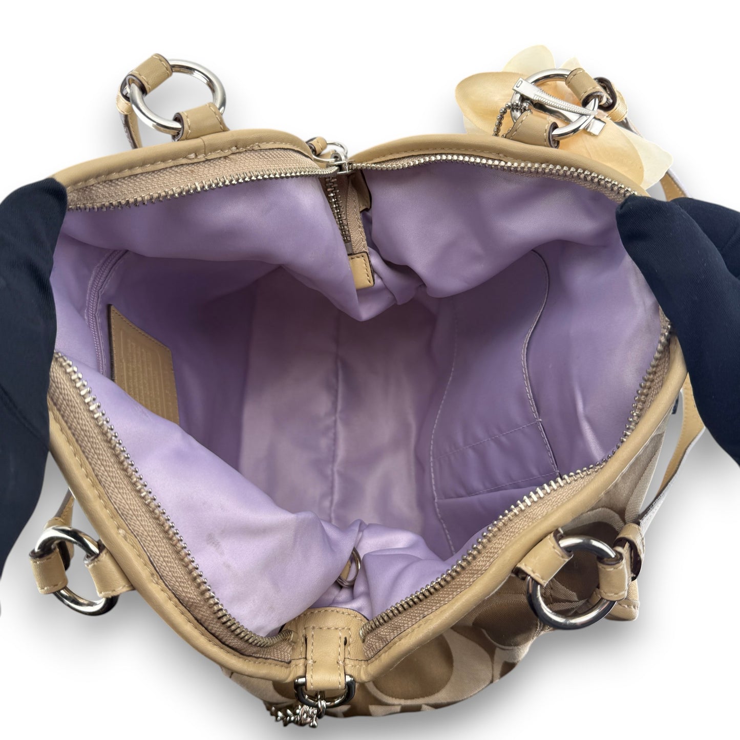 COACH SIGNATURE LEAH SHOULDER BAG