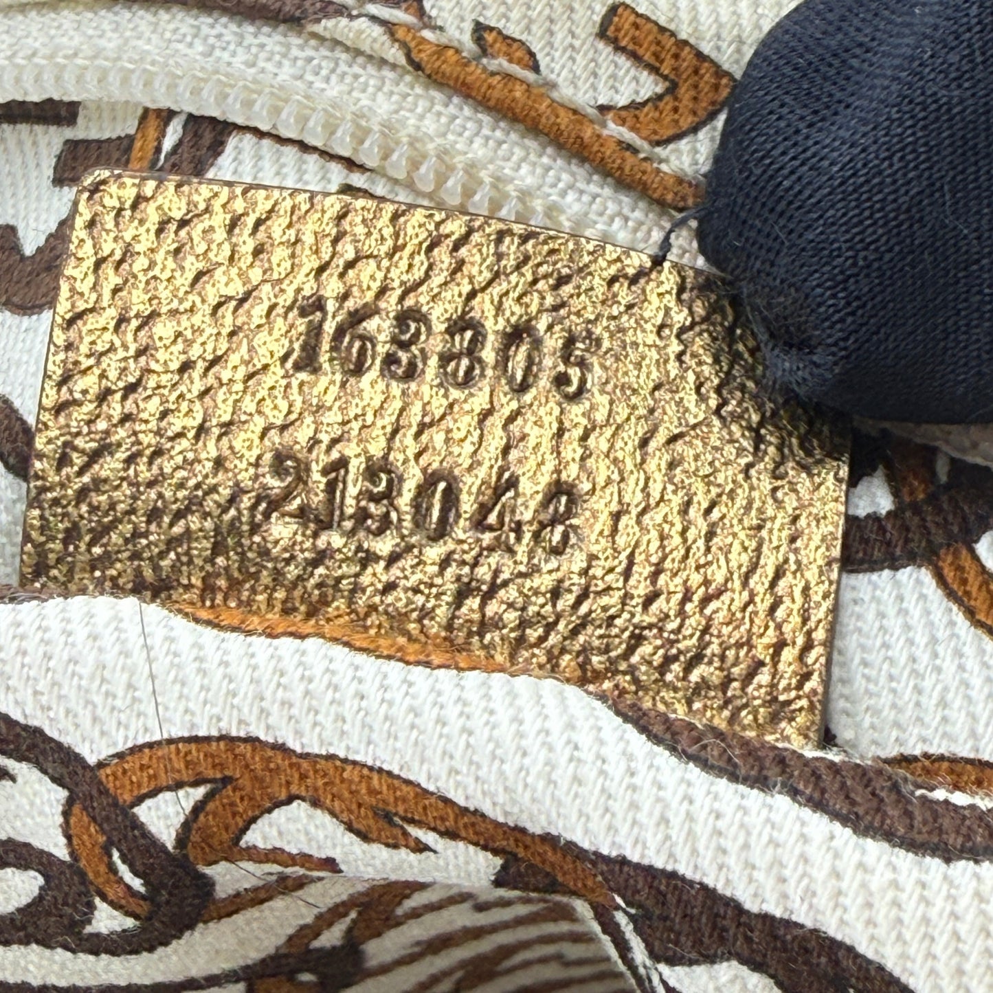 GUCCI GG CANVAS CHARMY 