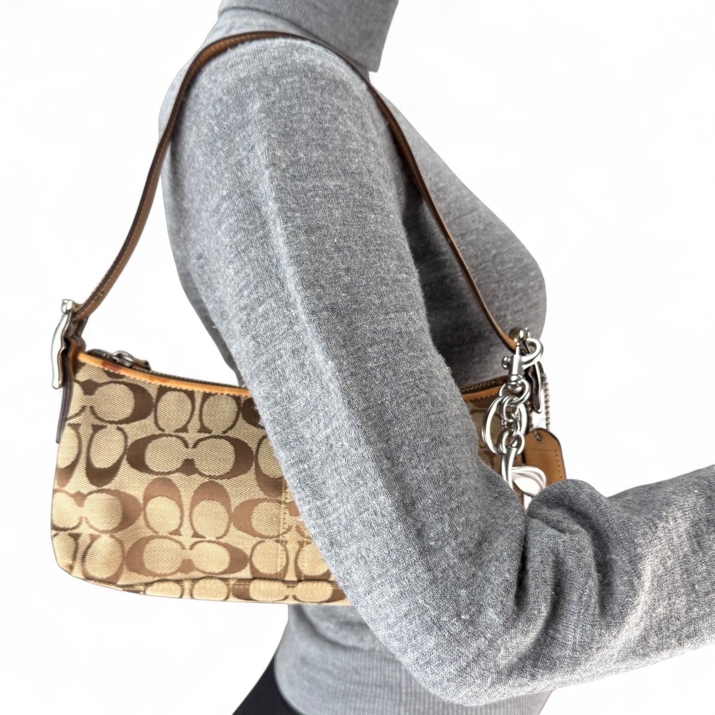 COACH SIGNATURE SUFFLETTE  BAG
