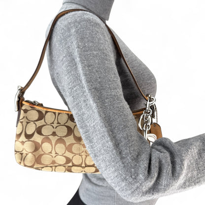 COACH SIGNATURE SUFFLETTE  BAG