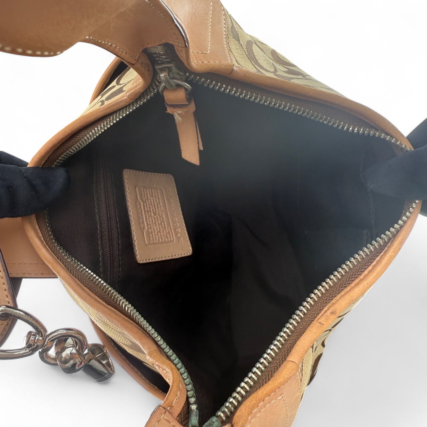 COACH HAMPTONS HOBO SIGNATURE BAG