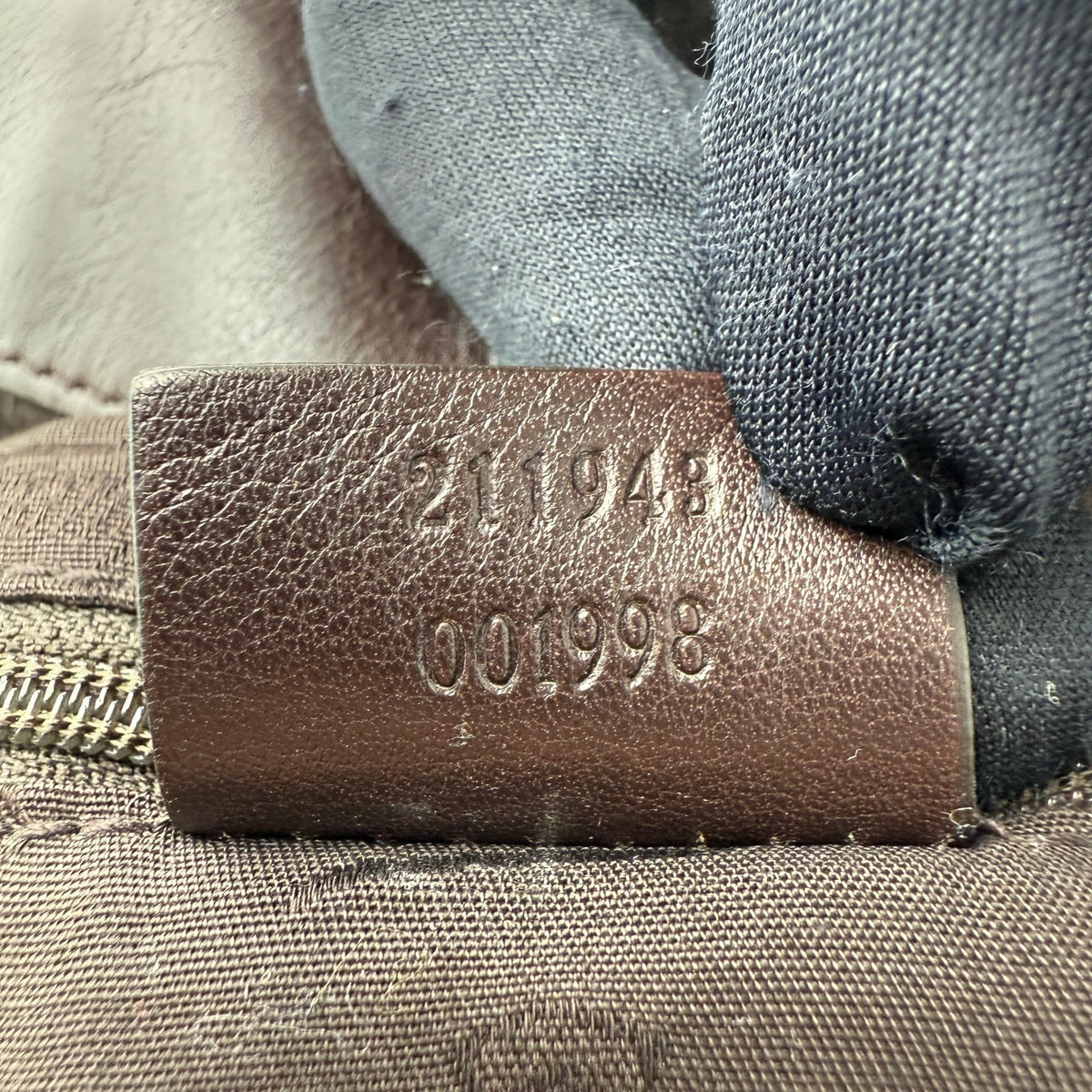 GUCCI GG CANVAS CHARMY 