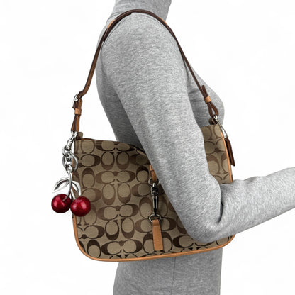 COACH CLIP SIGNATURE SHOULDER BAG