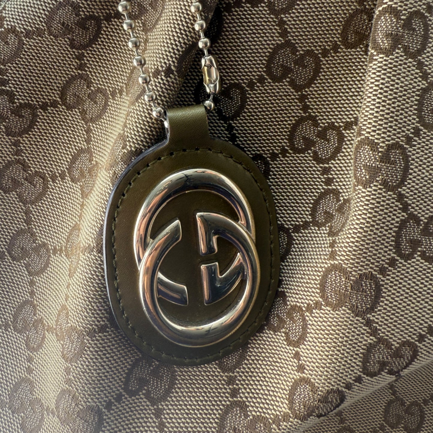 GUCCI GG MEDIUM SUKEY TOTE BAG