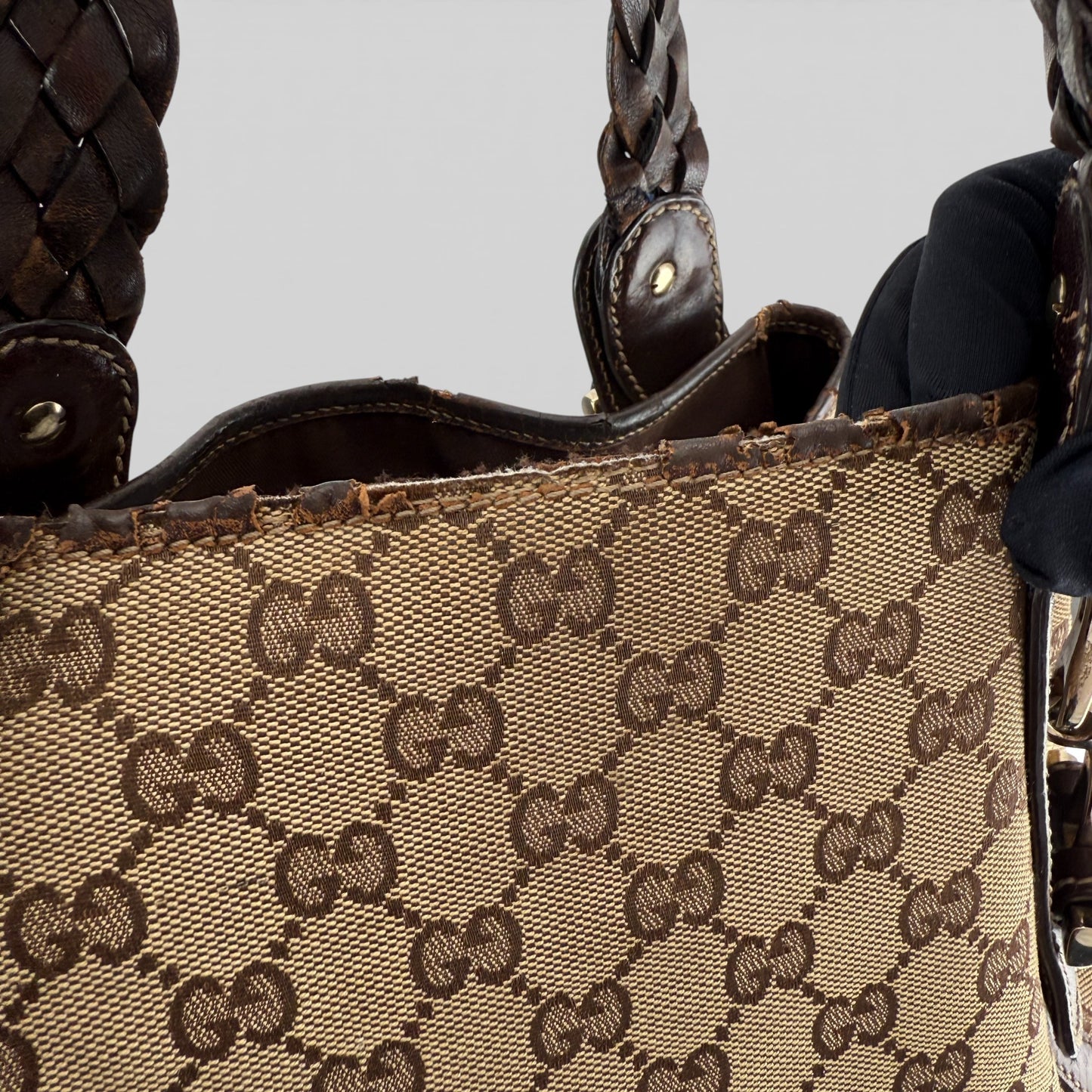 GUCCI GG PELHAM SHOULDER BAG